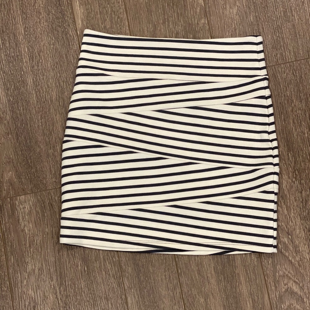 American Eagle mini skirt size small